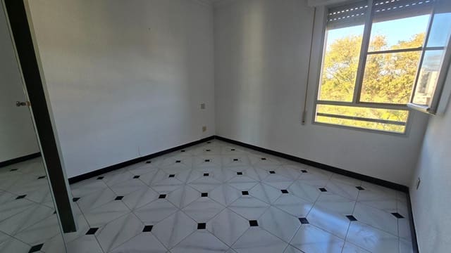 3 Zimmer Wohnung zu verkaufen in La Línea de la Concepción - 138.500 € (Ref: 9605200)