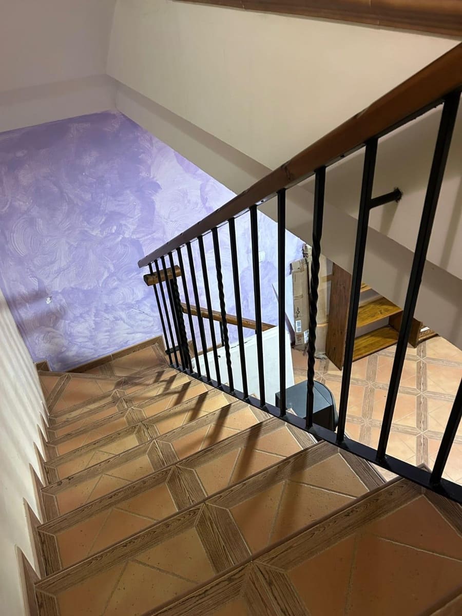 4 sypialnia Dom szeregowy na sprzedaż w La Linea de la Concepcion z basenem - 365 000 € (Ref: 9652217)