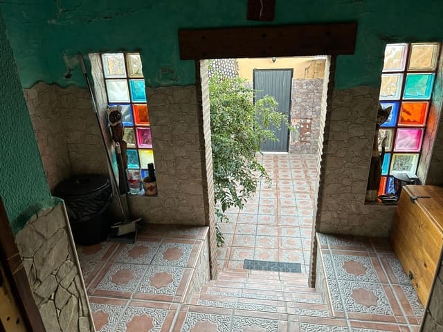 4 sypialnia Dom szeregowy na sprzedaż w La Línea de la Concepción z basenem - 365 000 € (Ref: 9652217)