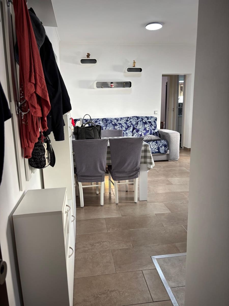 2 bedroom Flat for sale in Algeciras - € 99,000 (Ref: 9674477)