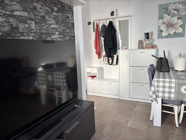 2 bedroom Flat for sale in Algeciras - € 99,000 (Ref: 9674477)