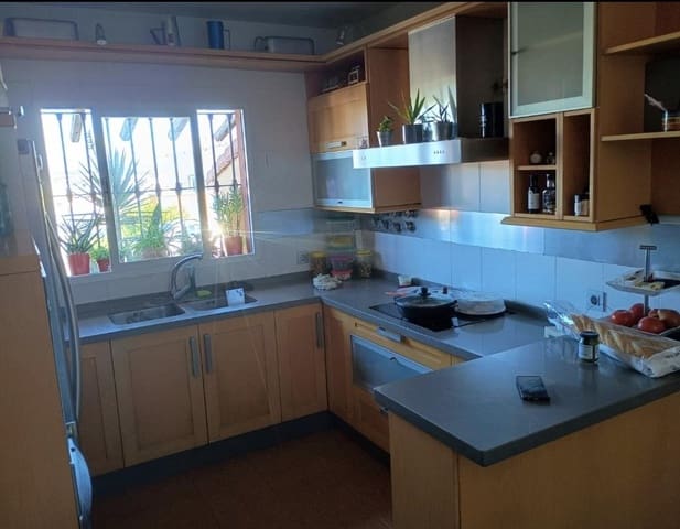 3 makuuhuone Huvila myytävänä paikassa Algeciras - 310 000 € (Ref: 9674478)