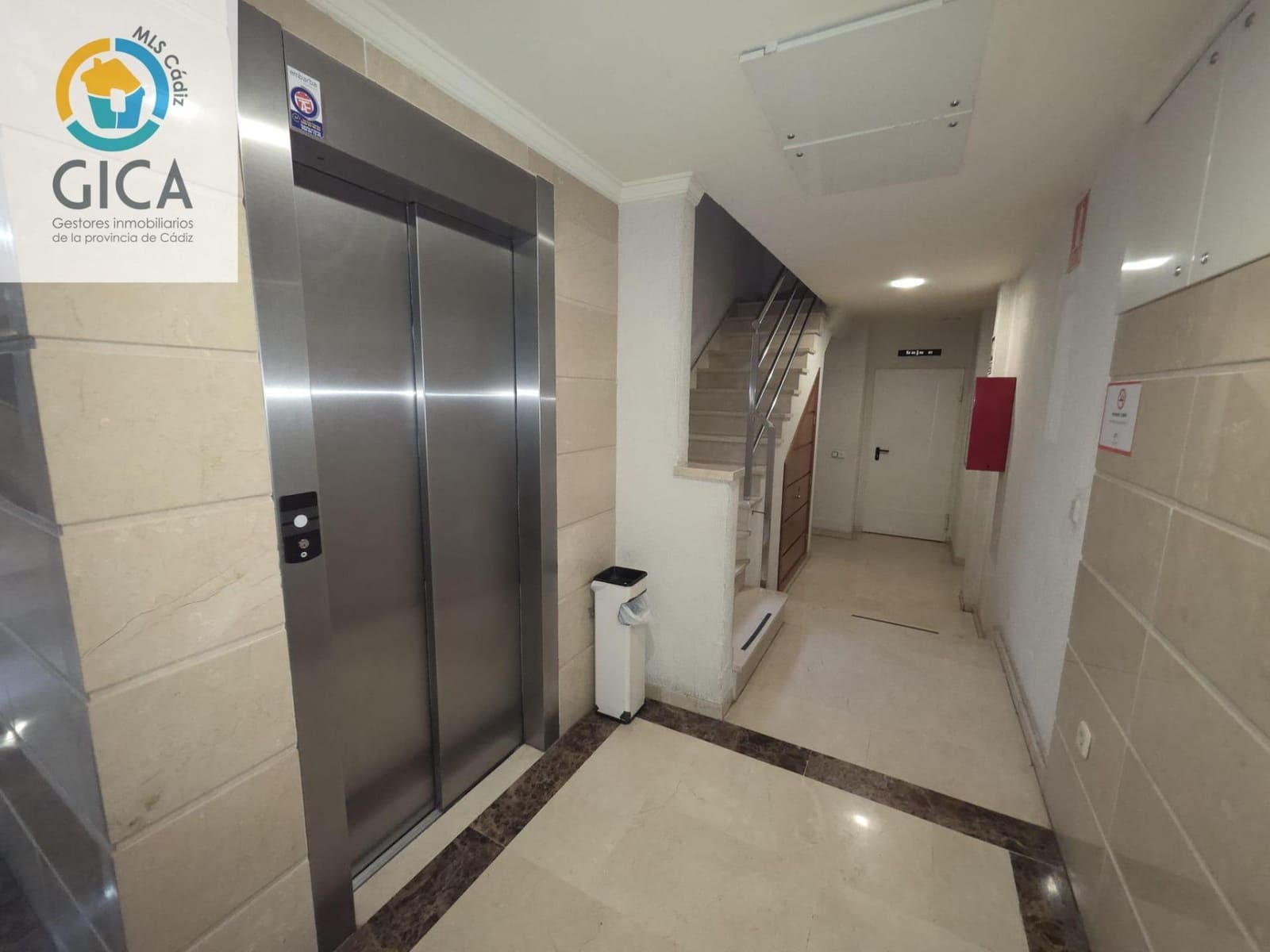 3 chambre Penthouse à vendre à Algeciras avec garage - 269 900 € (Ref: 9674479)