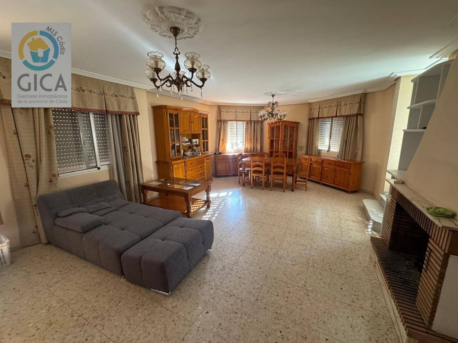 7 chambre Villa/Maison à vendre à Algeciras - 364 995 € (Ref: 9674480)