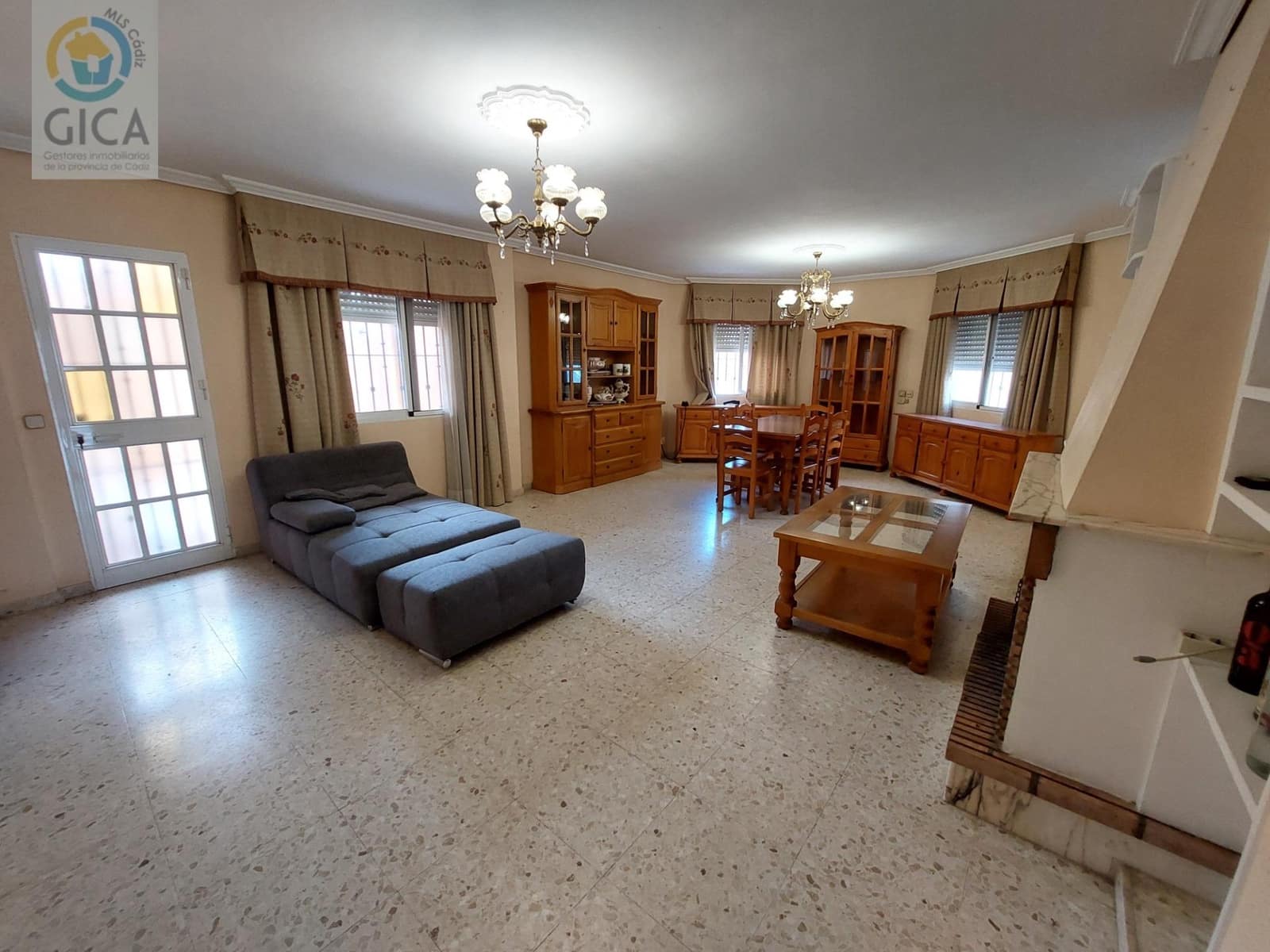 7 chambre Villa/Maison à vendre à Algeciras - 364 995 € (Ref: 9674480)