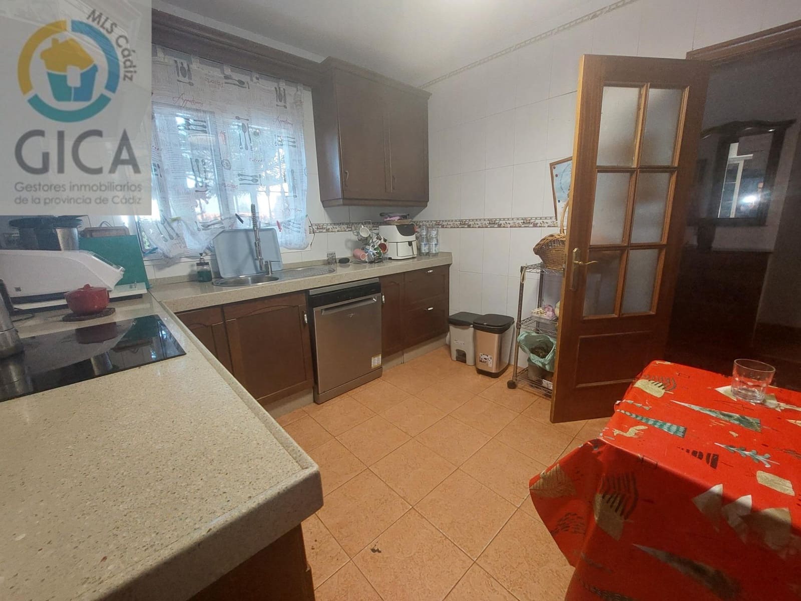 3 chambre Villa/Maison à vendre à Algeciras avec garage - 329 990 € (Ref: 9674481)