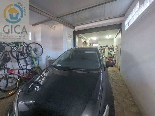 3 chambre Villa/Maison à vendre à Algeciras avec garage - 329 990 € (Ref: 9674481)