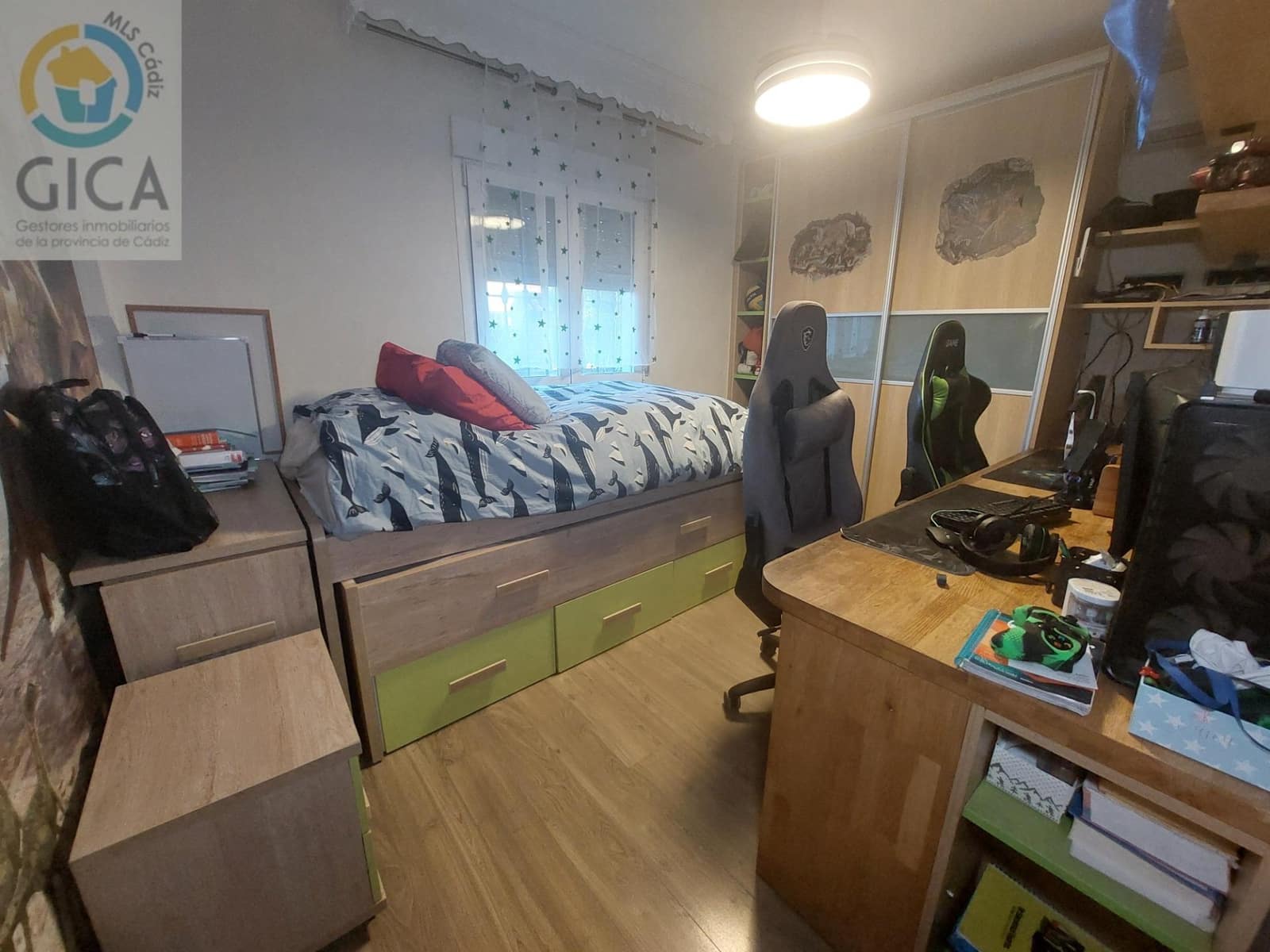 3 chambre Villa/Maison à vendre à Algeciras avec garage - 329 990 € (Ref: 9674481)