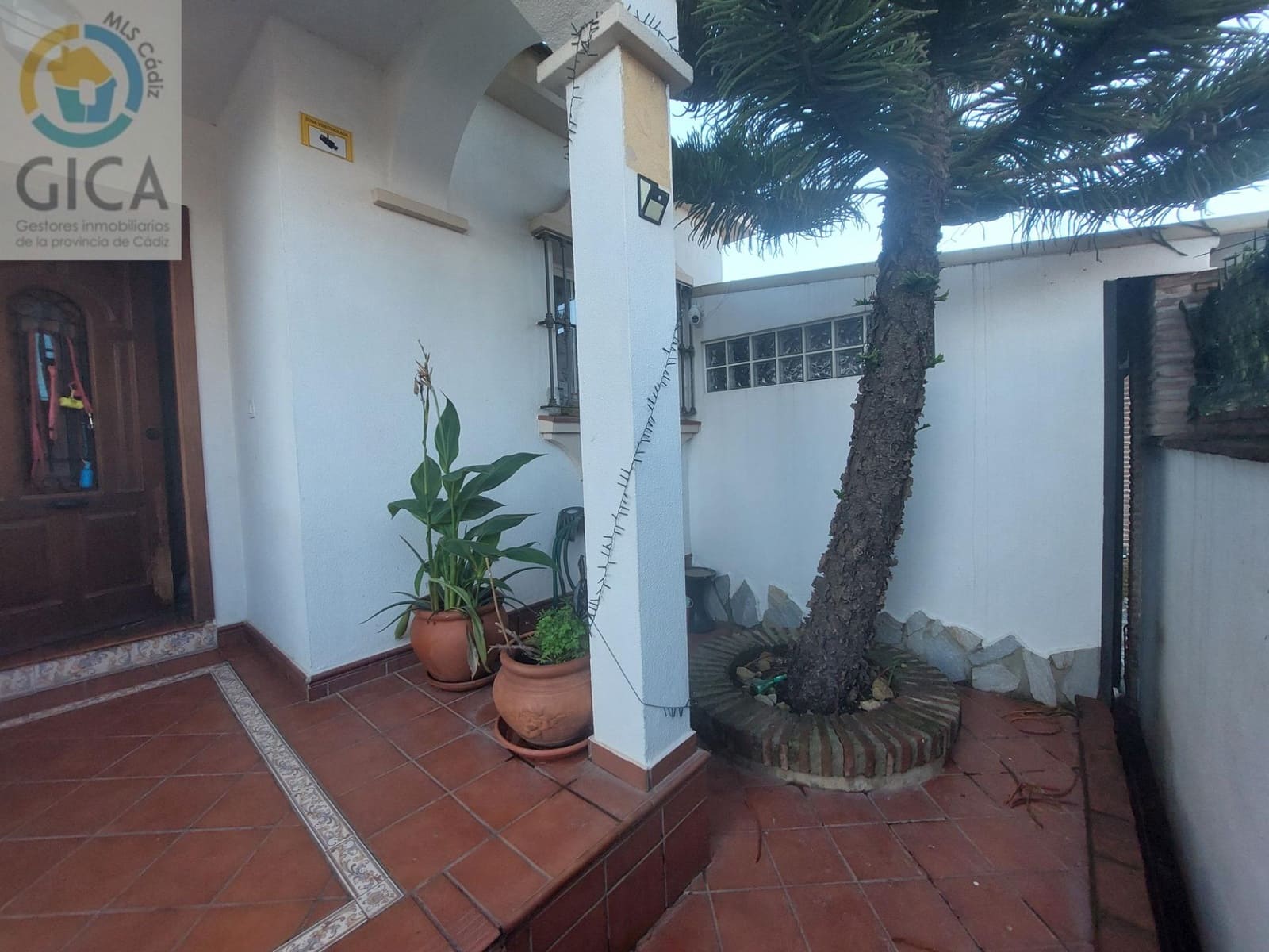3 chambre Villa/Maison à vendre à Algeciras avec garage - 329 990 € (Ref: 9674481)