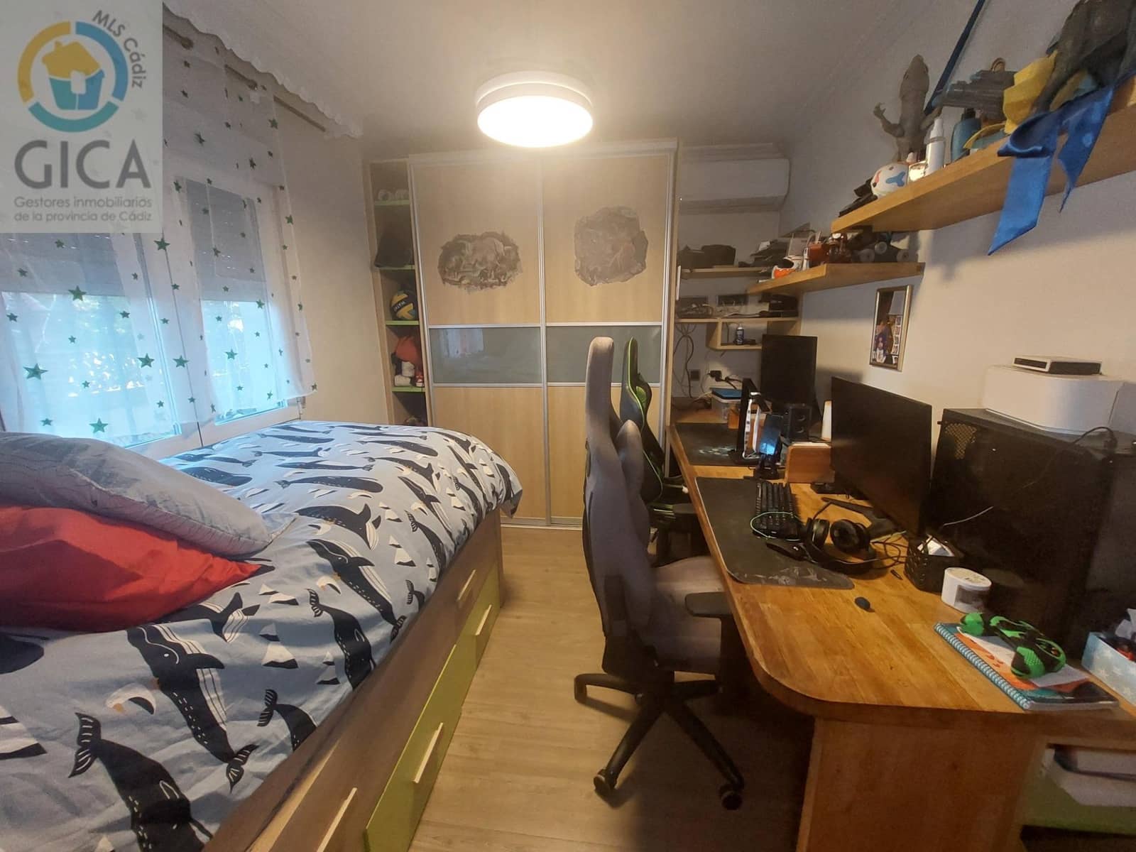 3 chambre Villa/Maison à vendre à Algeciras avec garage - 329 990 € (Ref: 9674481)