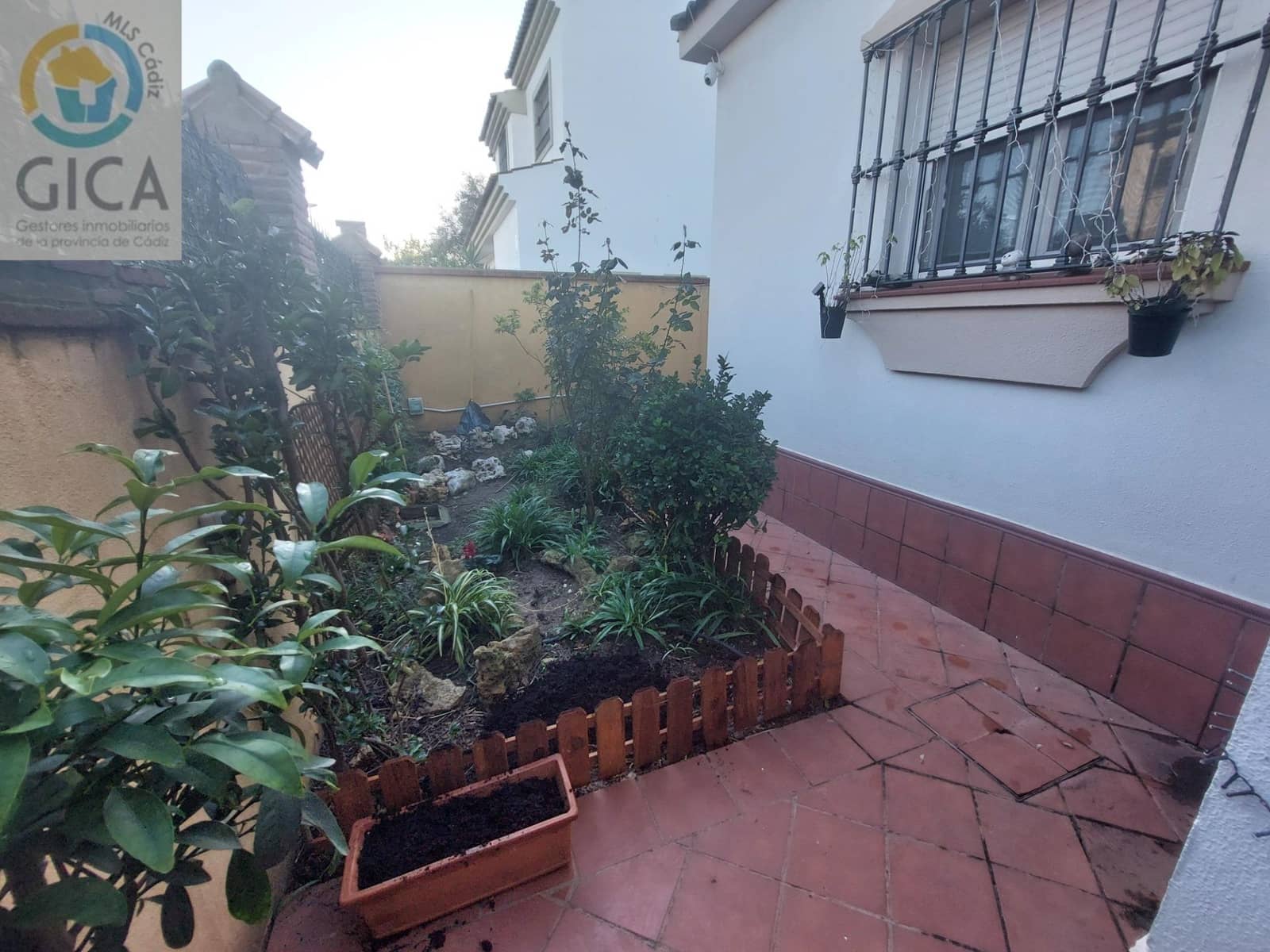 3 chambre Villa/Maison à vendre à Algeciras avec garage - 329 990 € (Ref: 9674481)