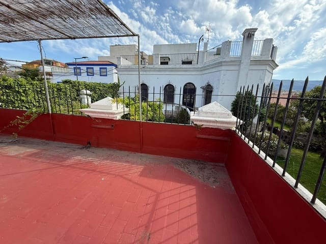 4 camera da letto Villa in vendita in Algeciras con garage - 355.000 € (Rif: 9674484)