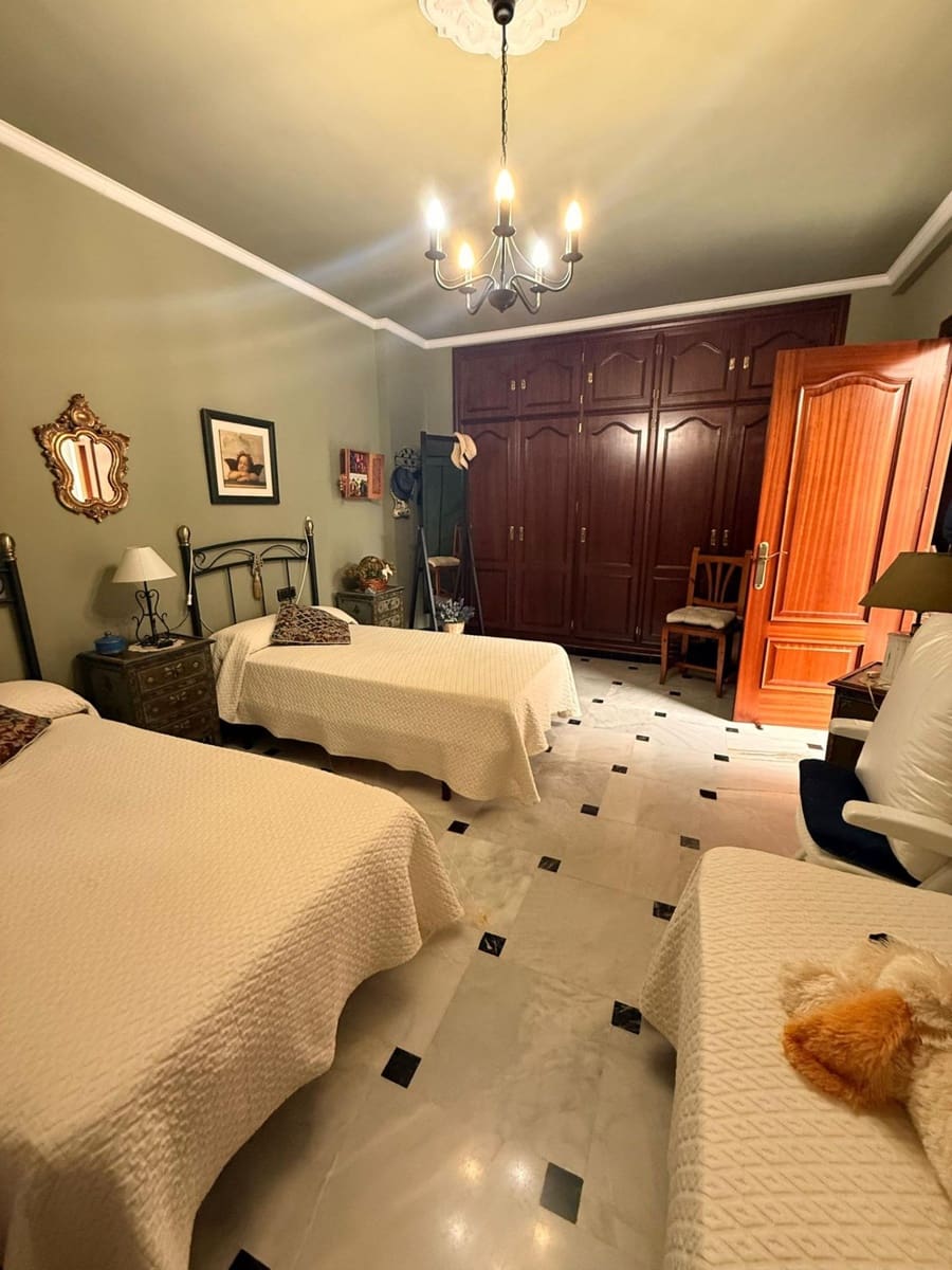 6 camera da letto Villa in vendita in Algeciras con garage - 530.000 € (Rif: 9677637)