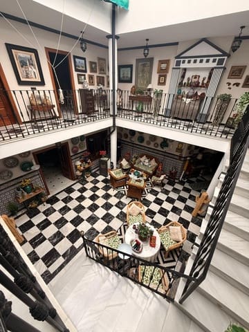 6 camera da letto Villa in vendita in Algeciras con garage - 530.000 € (Rif: 9677637)