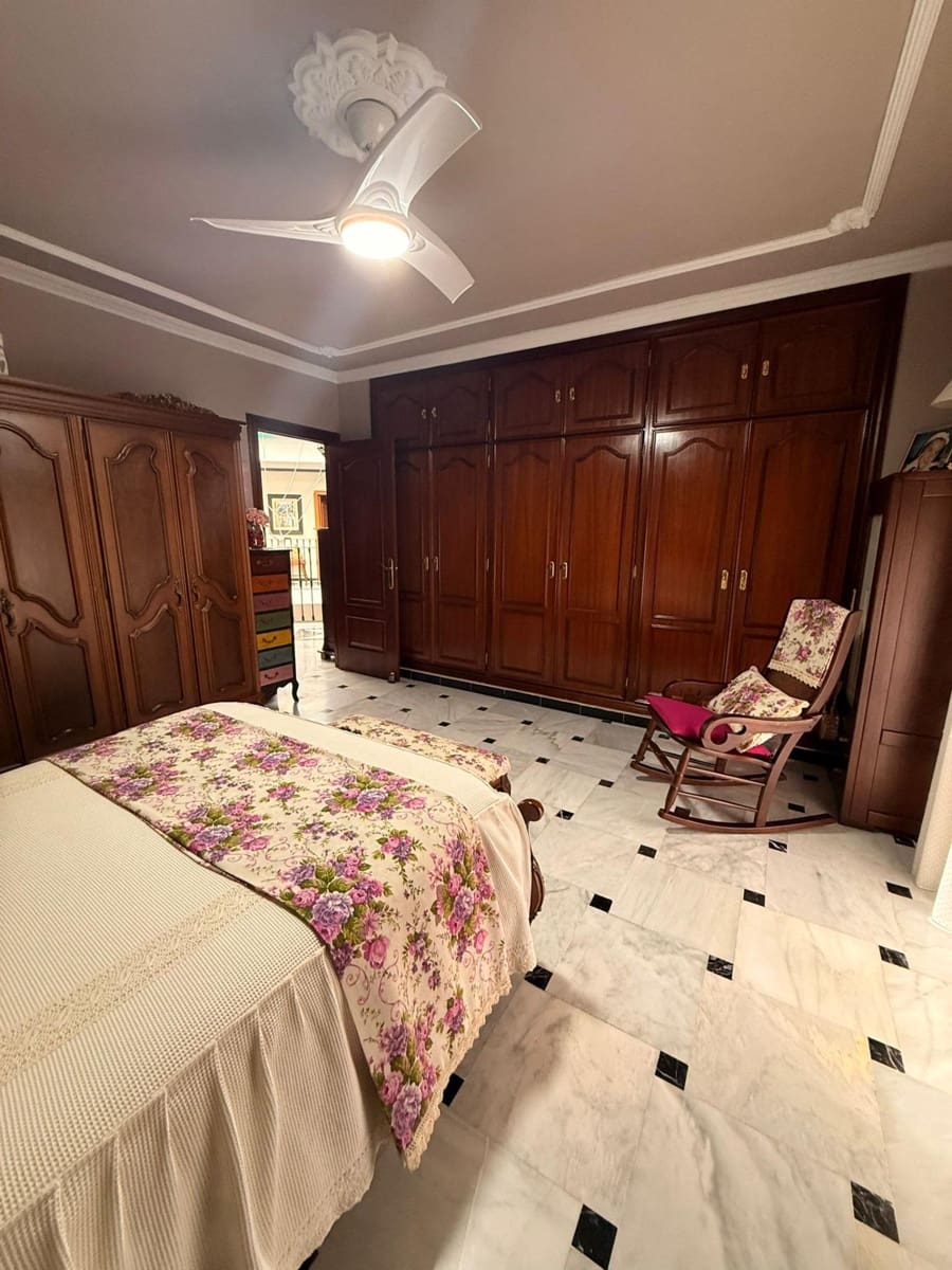 6 camera da letto Villa in vendita in Algeciras con garage - 530.000 € (Rif: 9677637)