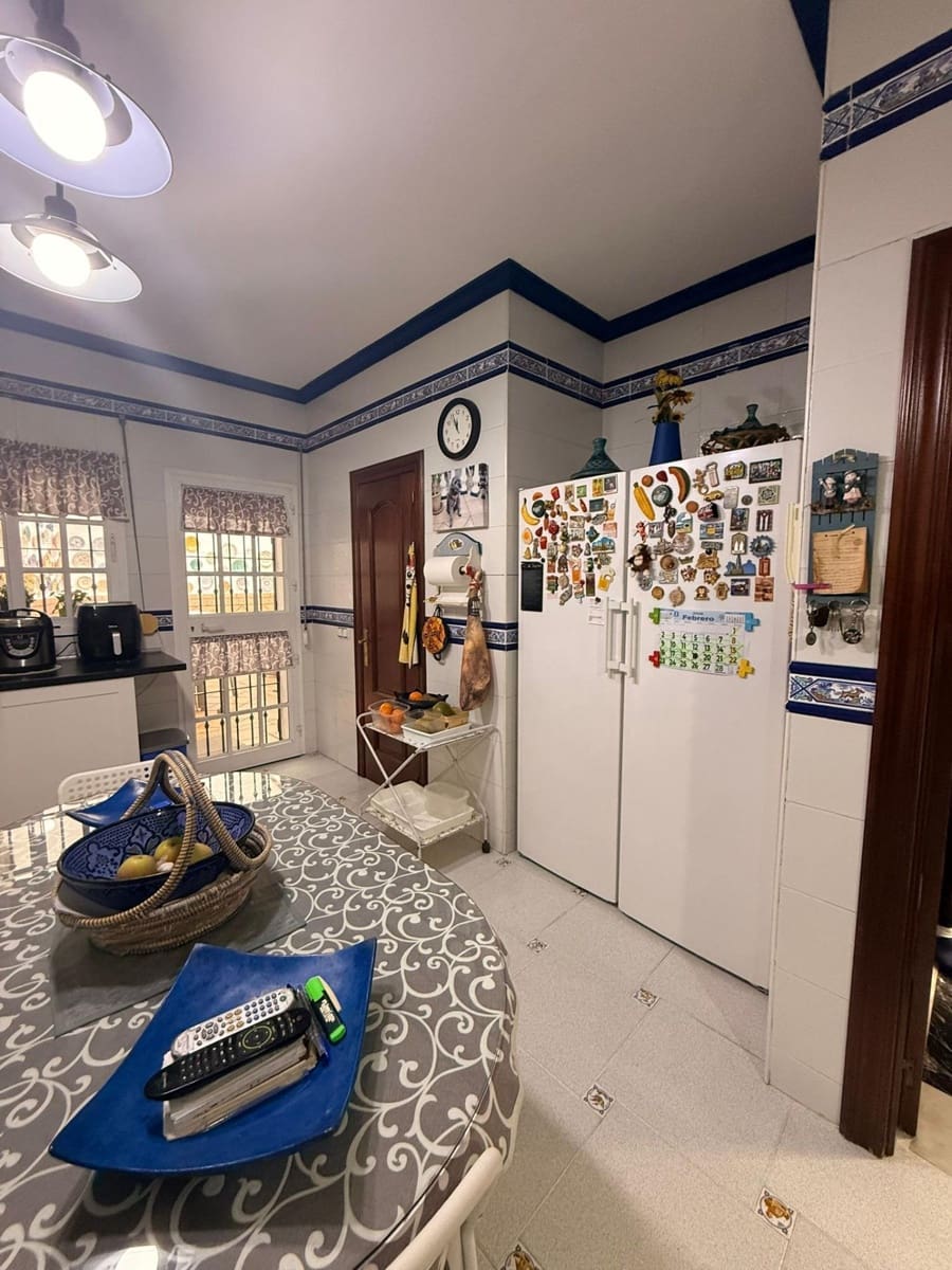 6 camera da letto Villa in vendita in Algeciras con garage - 530.000 € (Rif: 9677637)