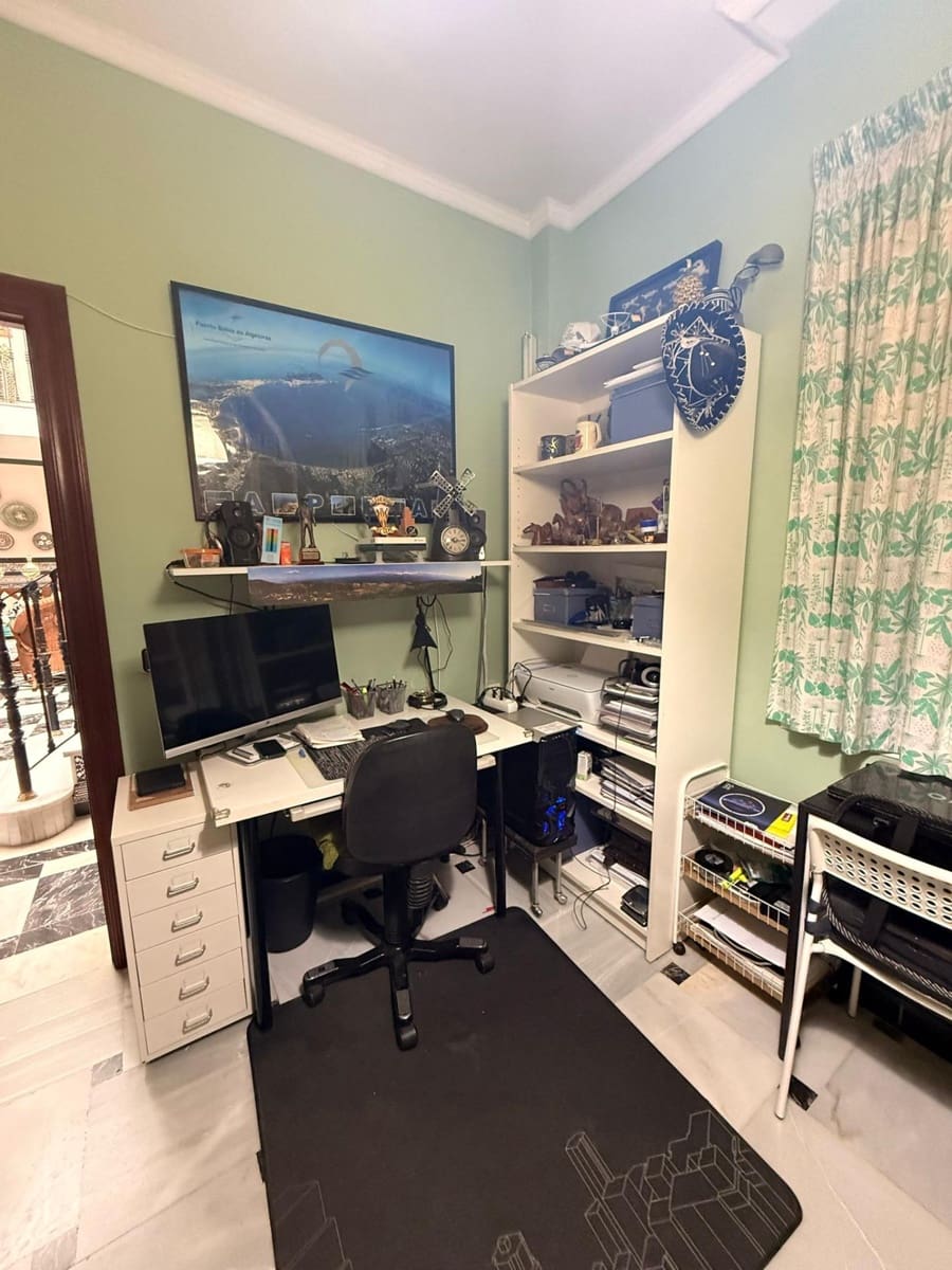 6 camera da letto Villa in vendita in Algeciras con garage - 530.000 € (Rif: 9677637)