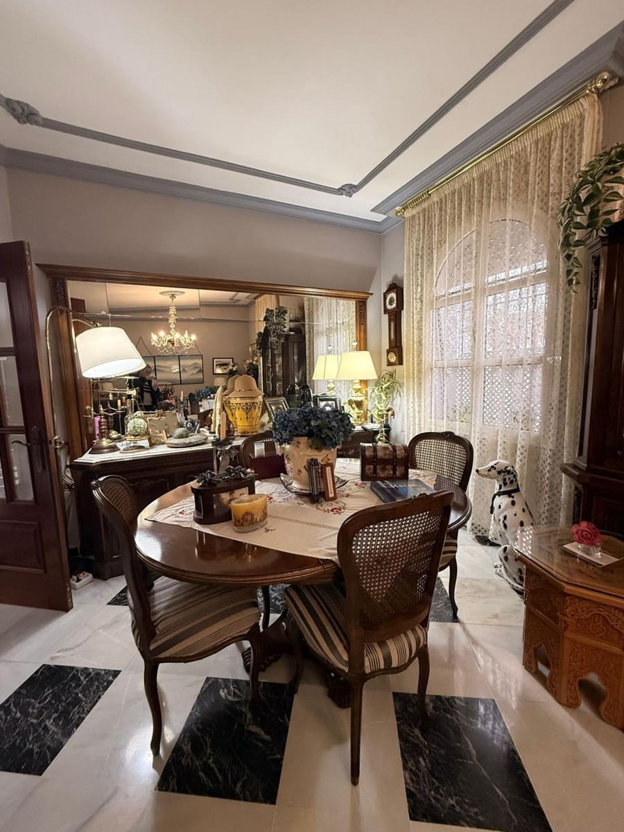 6 camera da letto Villa in vendita in Algeciras con garage - 530.000 € (Rif: 9677637)