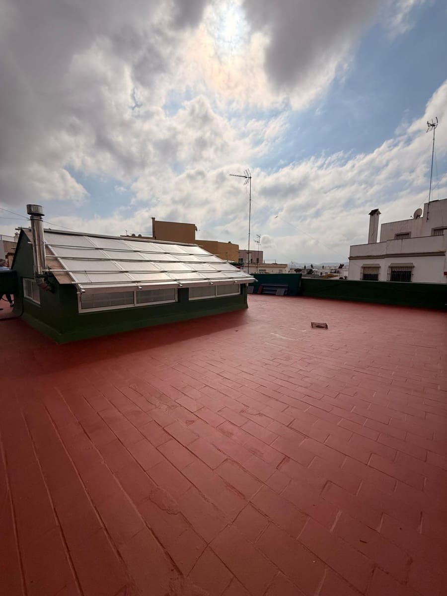 6 camera da letto Villa in vendita in Algeciras con garage - 530.000 € (Rif: 9677637)