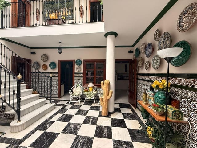 6 camera da letto Villa in vendita in Algeciras con garage - 530.000 € (Rif: 9677637)