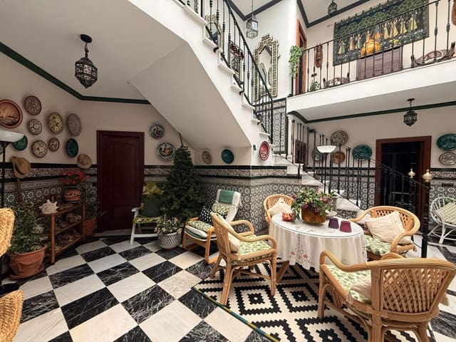 6 camera da letto Villa in vendita in Algeciras con garage - 530.000 € (Rif: 9677637)