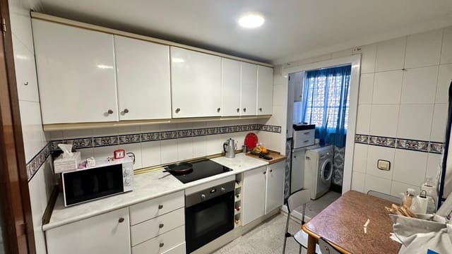 3 soverom Leilighet til salgs i La Línea de la Concepción med garasje - € 218 000 (Ref: 9780771)