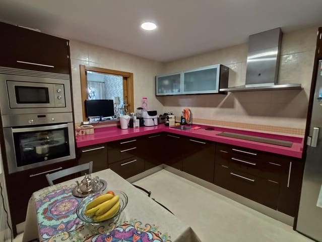 3 sovrum Radhus till salu i La Línea de la Concepción med garage - 290 000 € (Ref: 9780772)