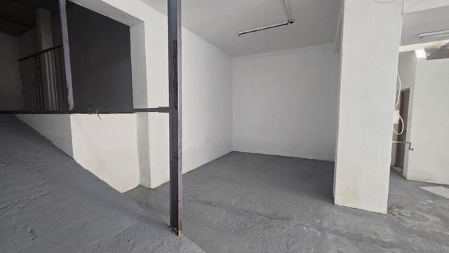 Comercial para venda em La Línea de la Concepción - 160 000 € (Ref: 9788567)
