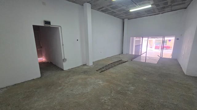 Comercial para venda em La Línea de la Concepción - 160 000 € (Ref: 9788567)
