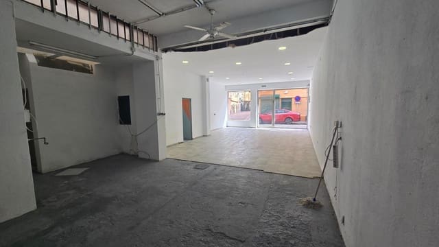 Comercial para venda em La Línea de la Concepción - 160 000 € (Ref: 9788567)