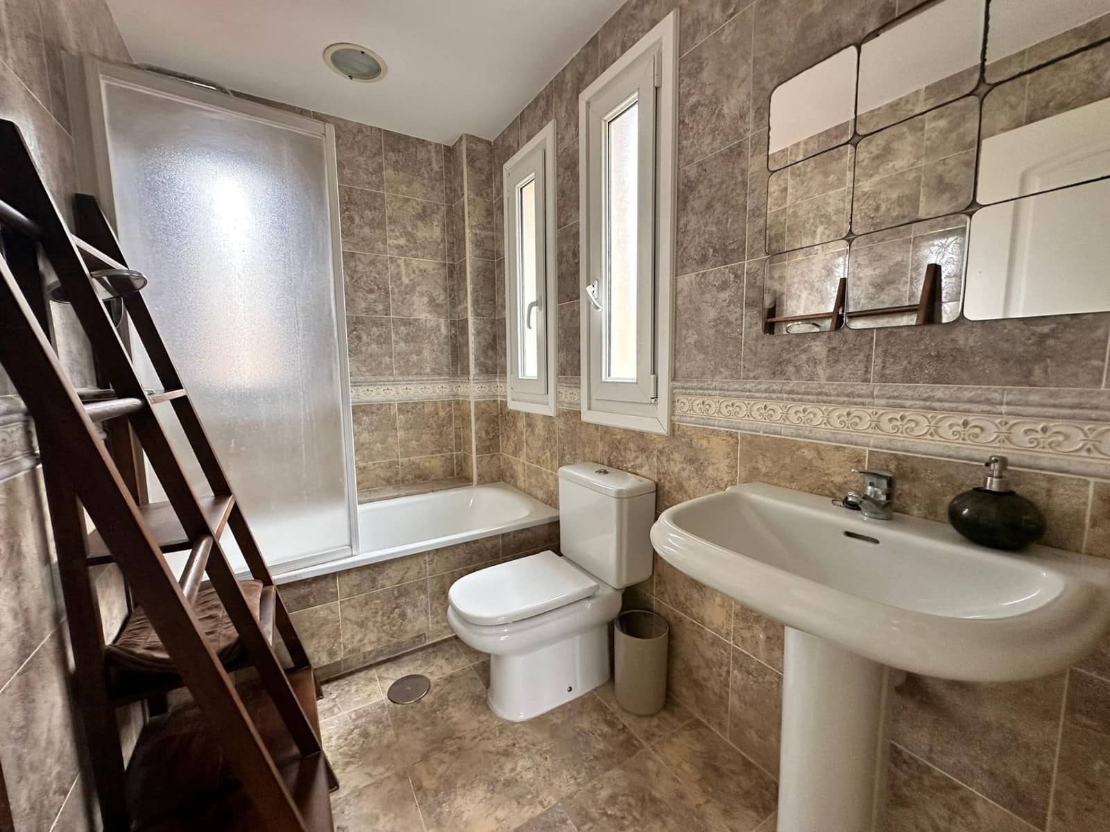 3 chambre Villa/Maison Semi-Mitoyenne à vendre à La Alcaidesa avec piscine - 367 000 € (Ref: 9788571)