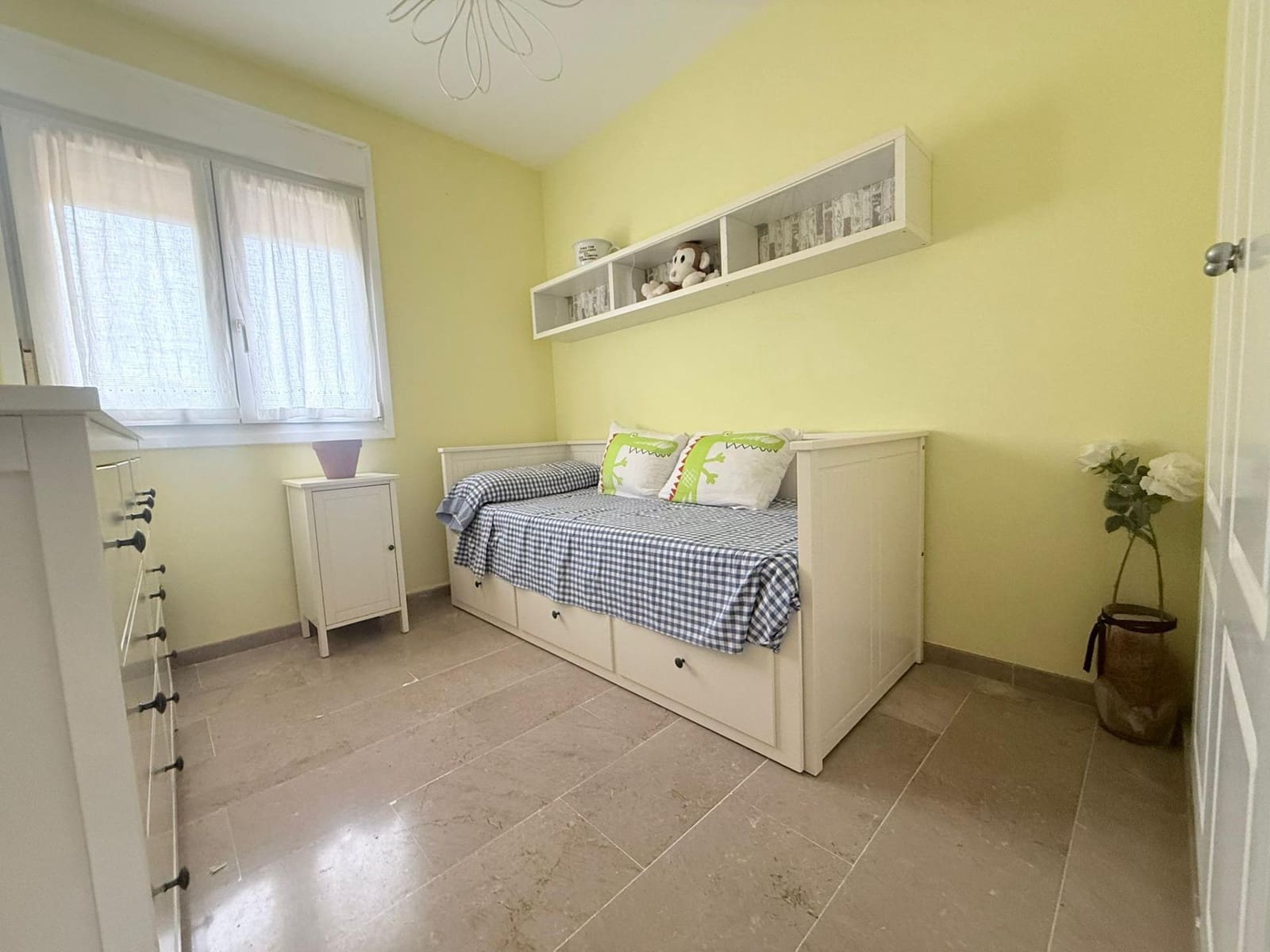 3 chambre Villa/Maison Semi-Mitoyenne à vendre à La Alcaidesa avec piscine - 367 000 € (Ref: 9788571)