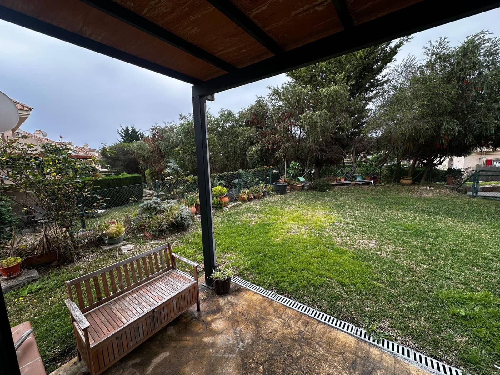 3 chambre Villa/Maison Semi-Mitoyenne à vendre à La Alcaidesa avec piscine - 367 000 € (Ref: 9788571)