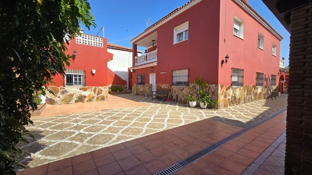 6 sypialnia Willa na sprzedaż w Campamento, San Roque z garażem - 599 000 € (Ref: 9797337)