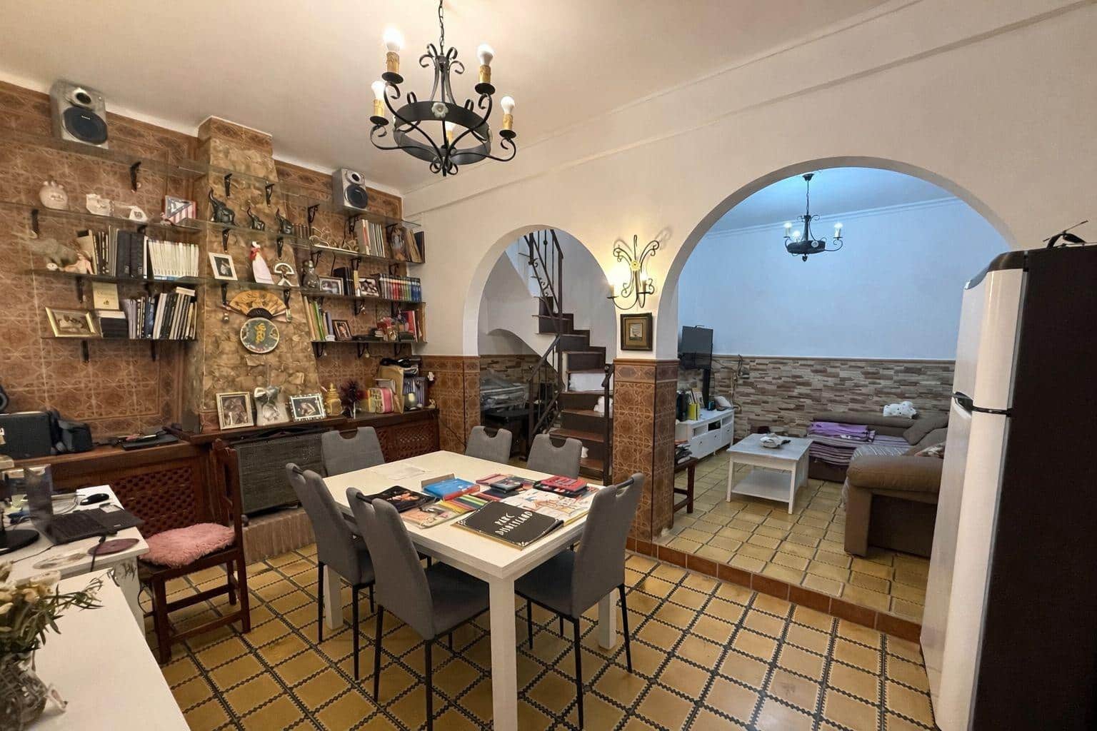 3 soverom Leilighet til salgs i La Linea de la Concepcion med garasje - € 230 000 (Ref: 9804574)