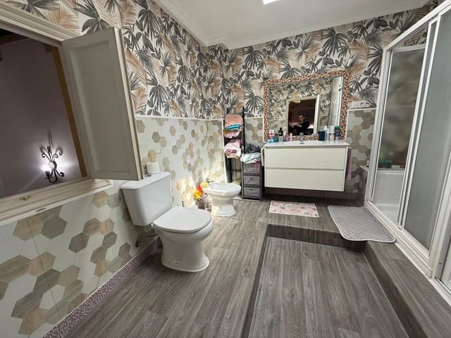 3 soverom Leilighet til salgs i La Línea de la Concepción med garasje - € 230 000 (Ref: 9804574)