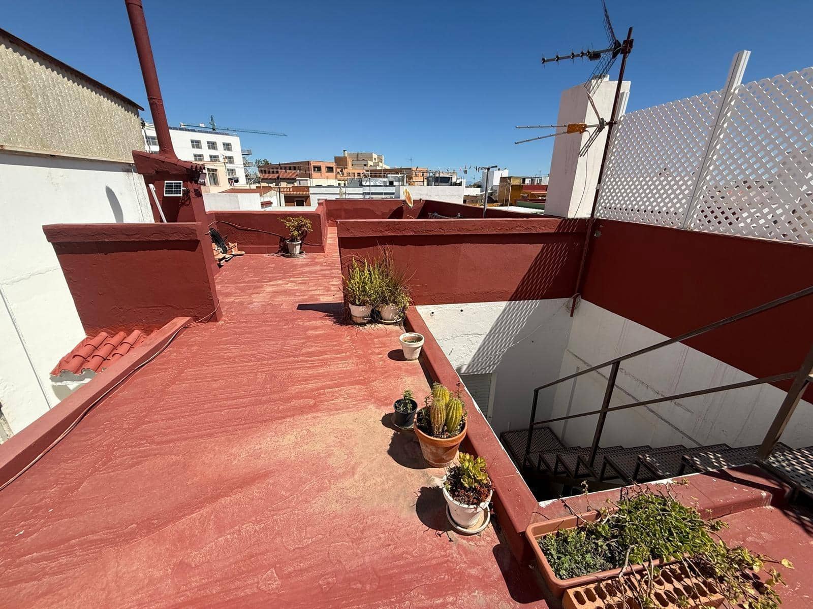 3 soverom Leilighet til salgs i La Linea de la Concepcion med garasje - € 230 000 (Ref: 9804574)