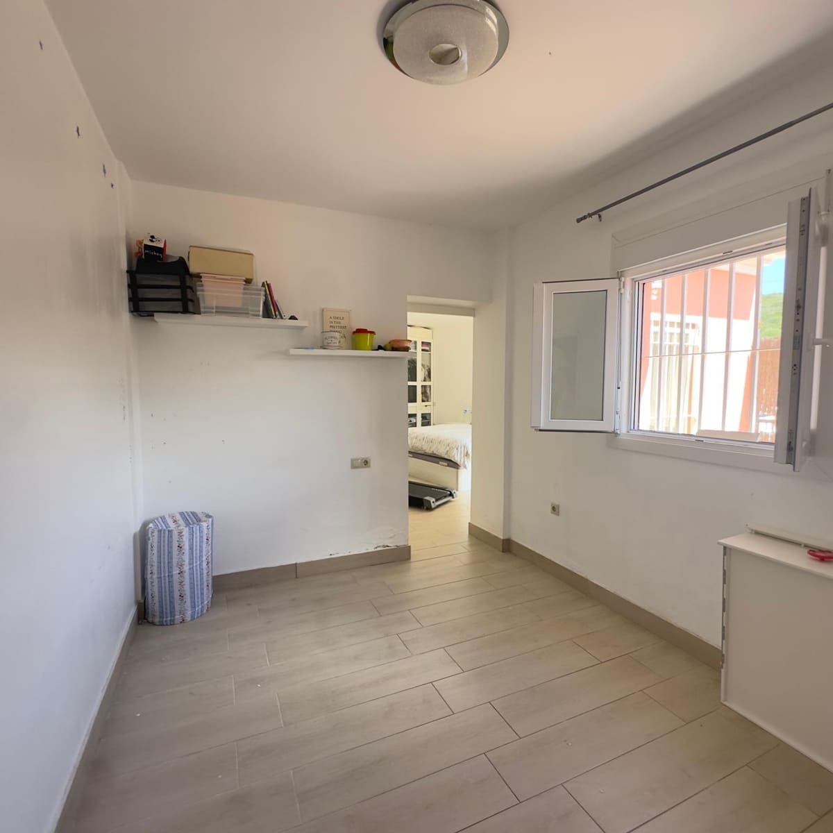 5 sovrum Lägenhet till salu i La Linea de la Concepcion - 295 000 € (Ref: 9818096)