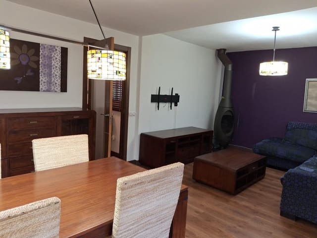 3 bedroom Terraced Villa for sale in Algeciras with garage - € 195,000 (Ref: 9818097)