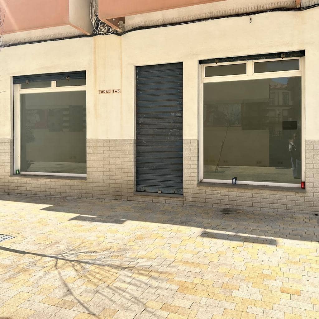 Kommersiell till salu i La Linea de la Concepcion - 213 000 € (Ref: 9825465)