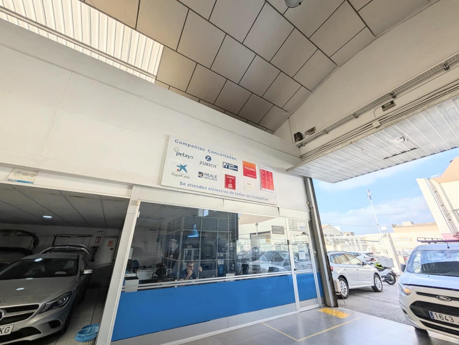 Business for rent in Torrellano - € 3,500 (Ref: 10003810)