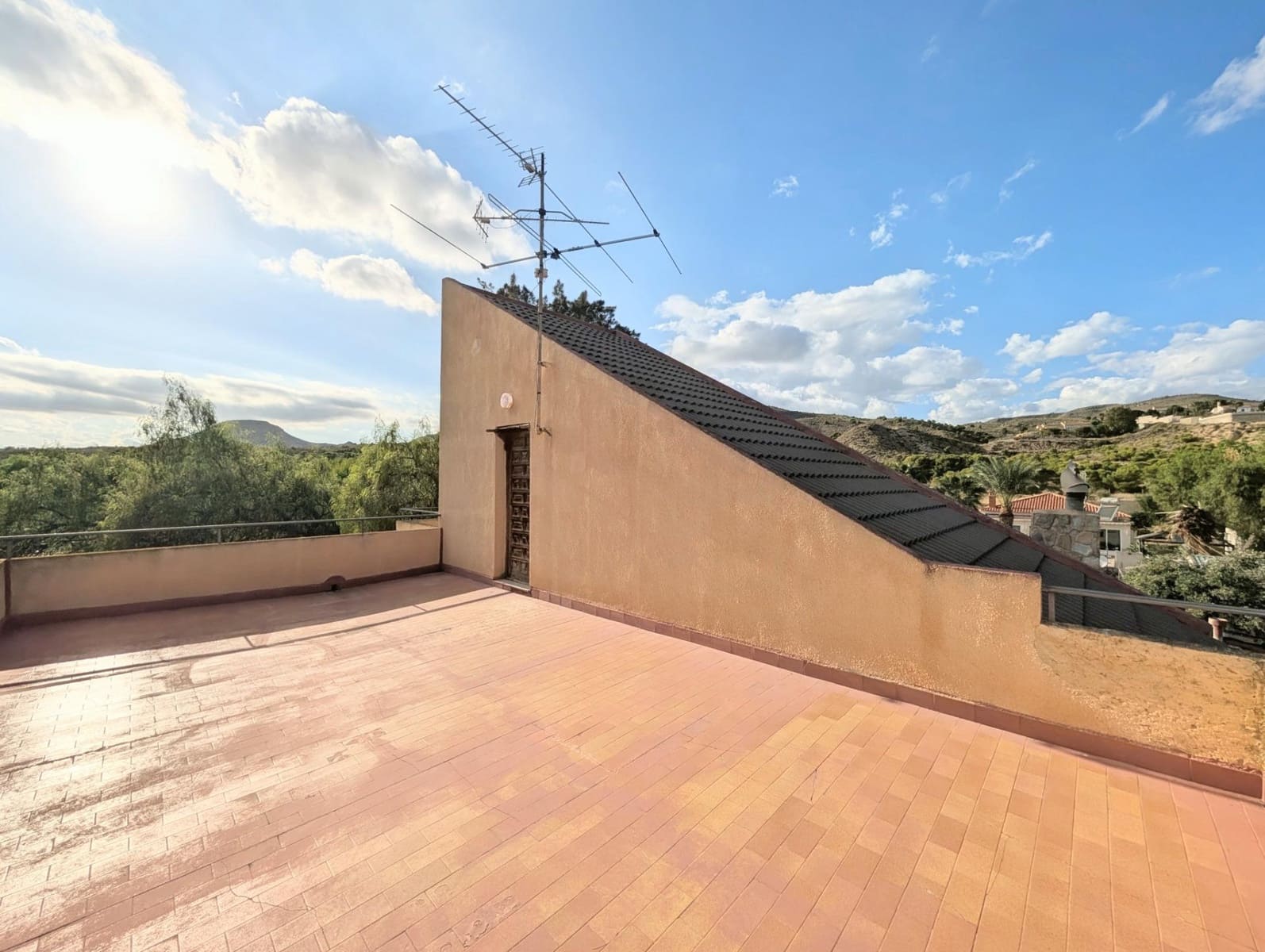 6 slaapkamer Villa te koop in Muchamiel / Mutxamel met zwembad garage - € 355.000 (Ref: 10148904)
