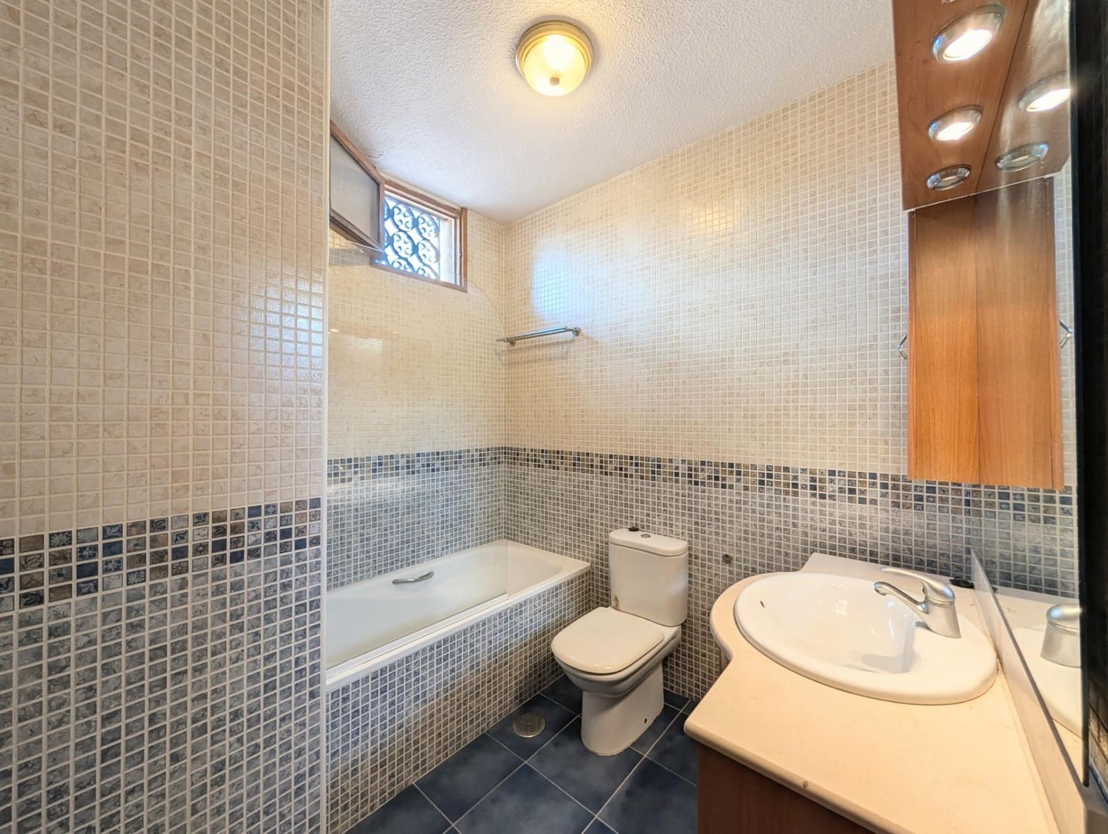 6 slaapkamer Villa te koop in Muchamiel / Mutxamel met zwembad garage - € 355.000 (Ref: 10148904)
