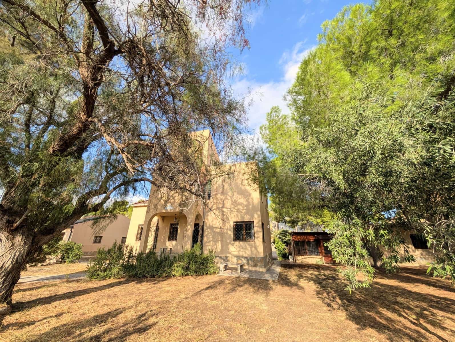 6 slaapkamer Villa te koop in Muchamiel / Mutxamel met zwembad garage - € 355.000 (Ref: 10148904)