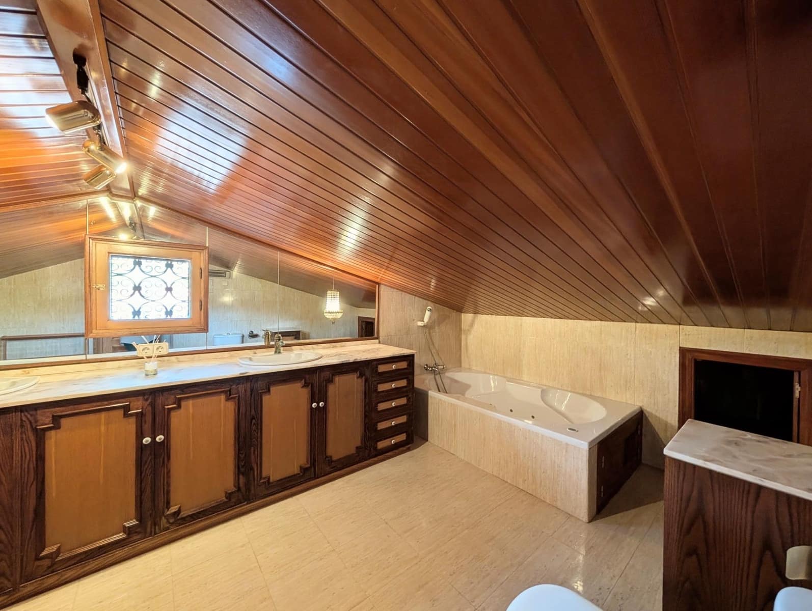 6 slaapkamer Villa te koop in Muchamiel / Mutxamel met zwembad garage - € 355.000 (Ref: 10148904)