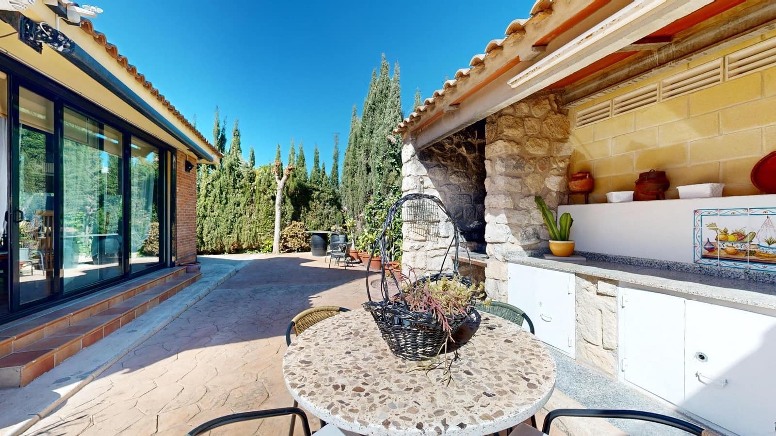 5 bedroom Villa for sale in Playa de San Juan with pool garage - € 1,200,000 (Ref: 8790023)