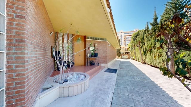 5 soveværelse Villa til salg i Playa de San Juan, Alicante by med swimmingpool garage - € 1.200.000 (Ref: 8790023)