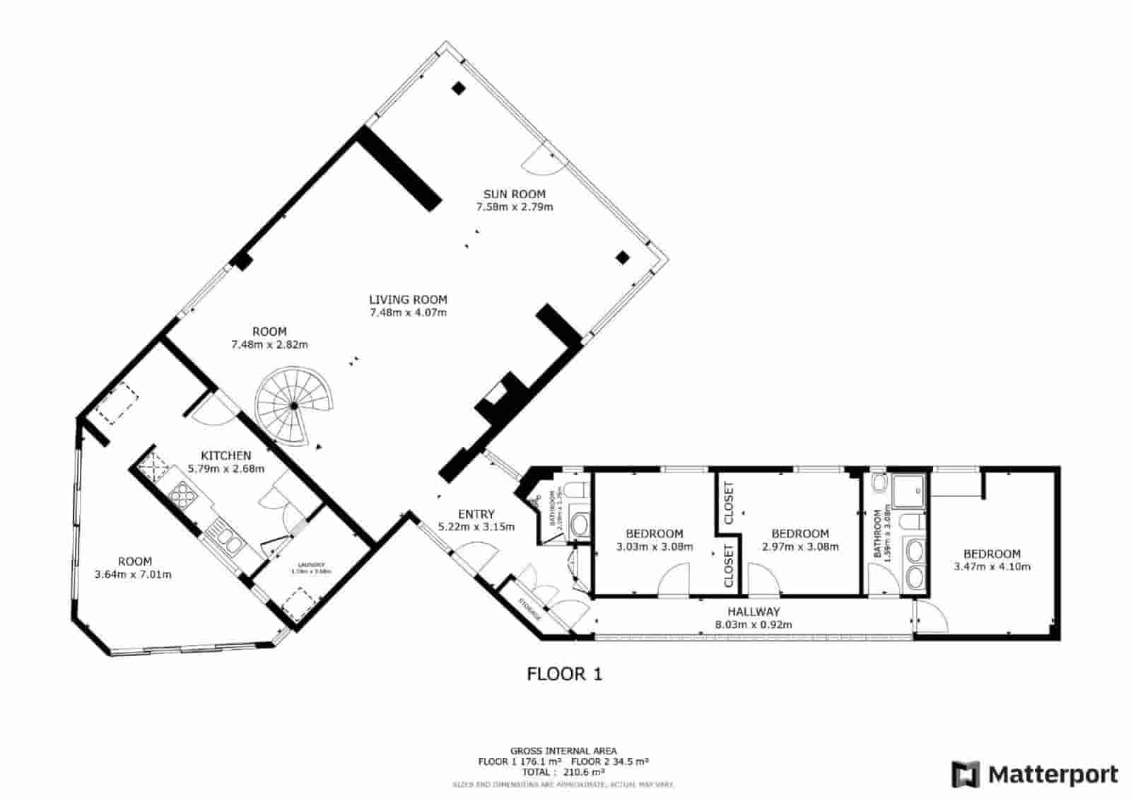 5 bedroom Villa for sale in Playa de San Juan with pool garage - € 1,200,000 (Ref: 8790023)