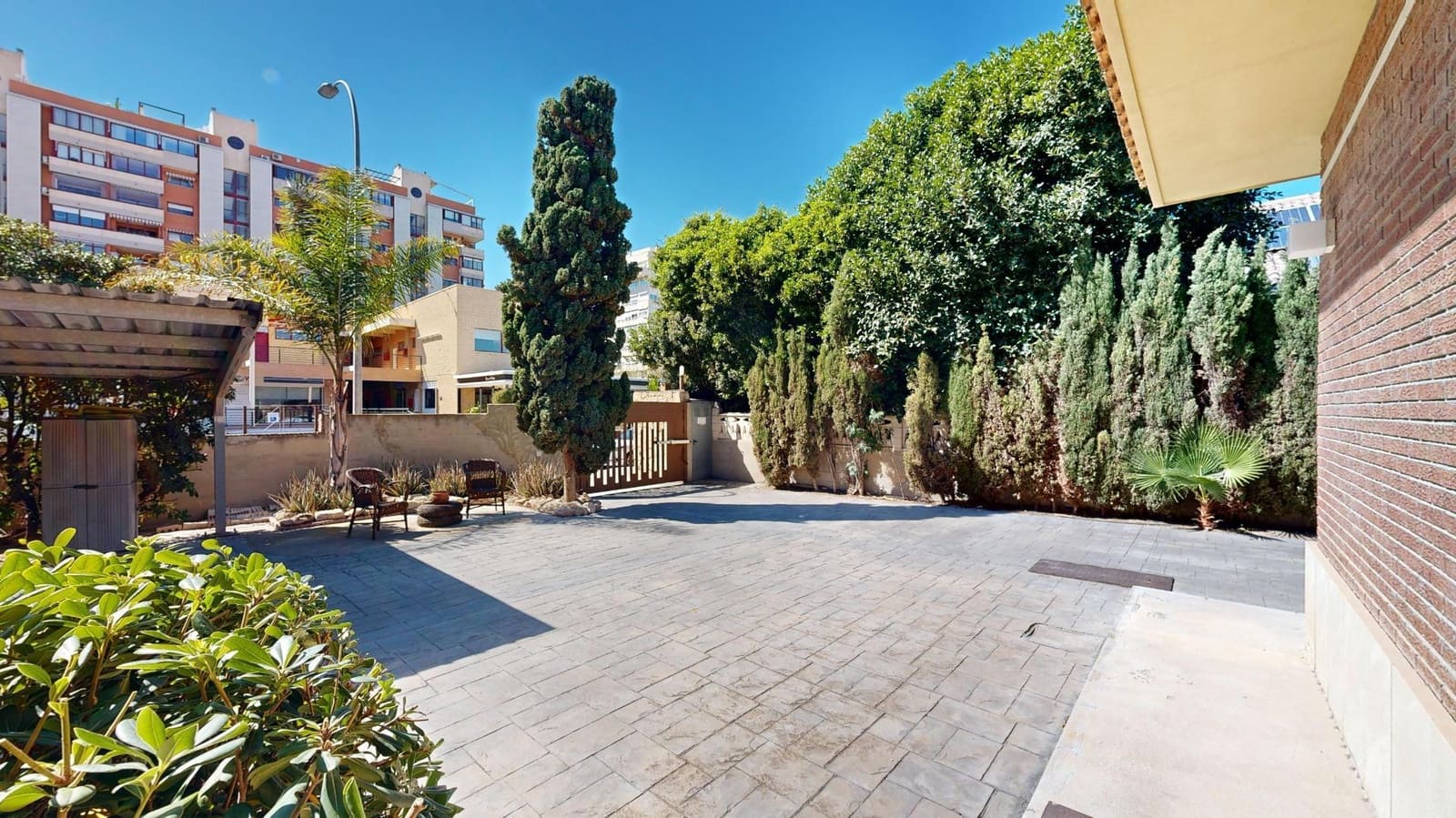 5 bedroom Villa for sale in Playa de San Juan with pool garage - € 1,200,000 (Ref: 8790023)