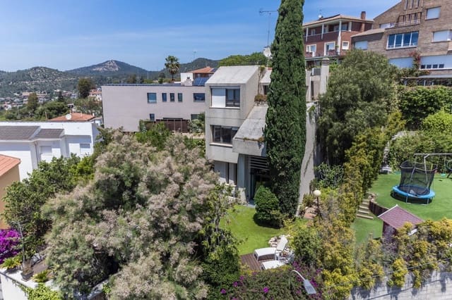 5 soverom Villa til salgs i Esplugues de Llobregat med garasje - € 1 650 000 (Ref: 8790024)